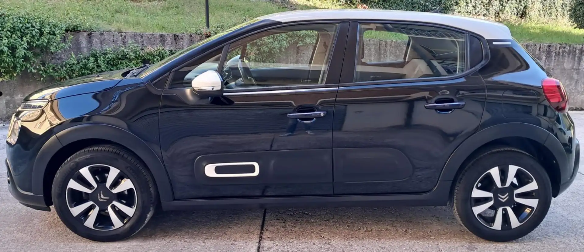 Citroen C3 1.5 BlueHdi Shine 100cv 6m Noir - 1