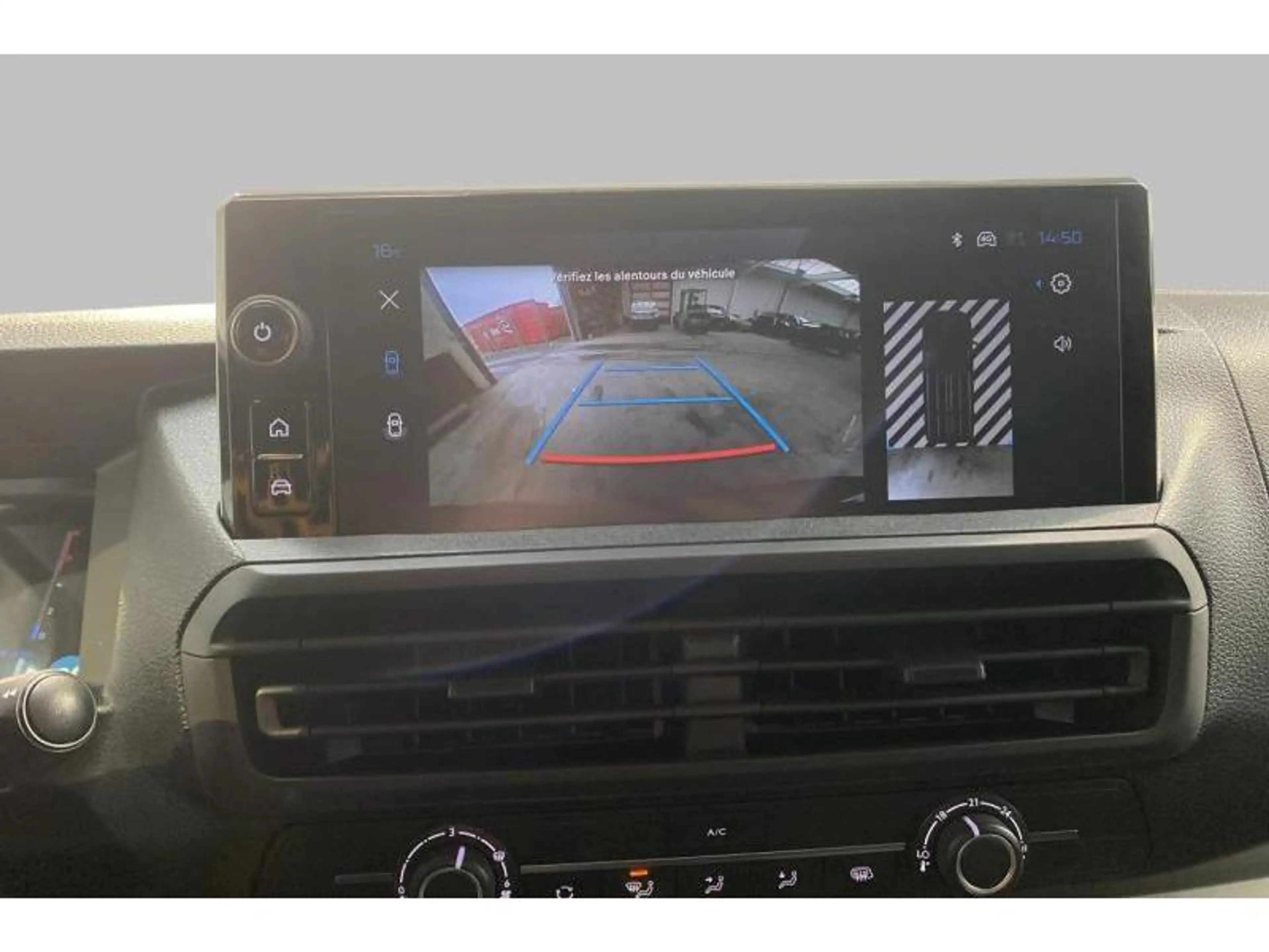 Peugeot Expert IV Premium — photo 13