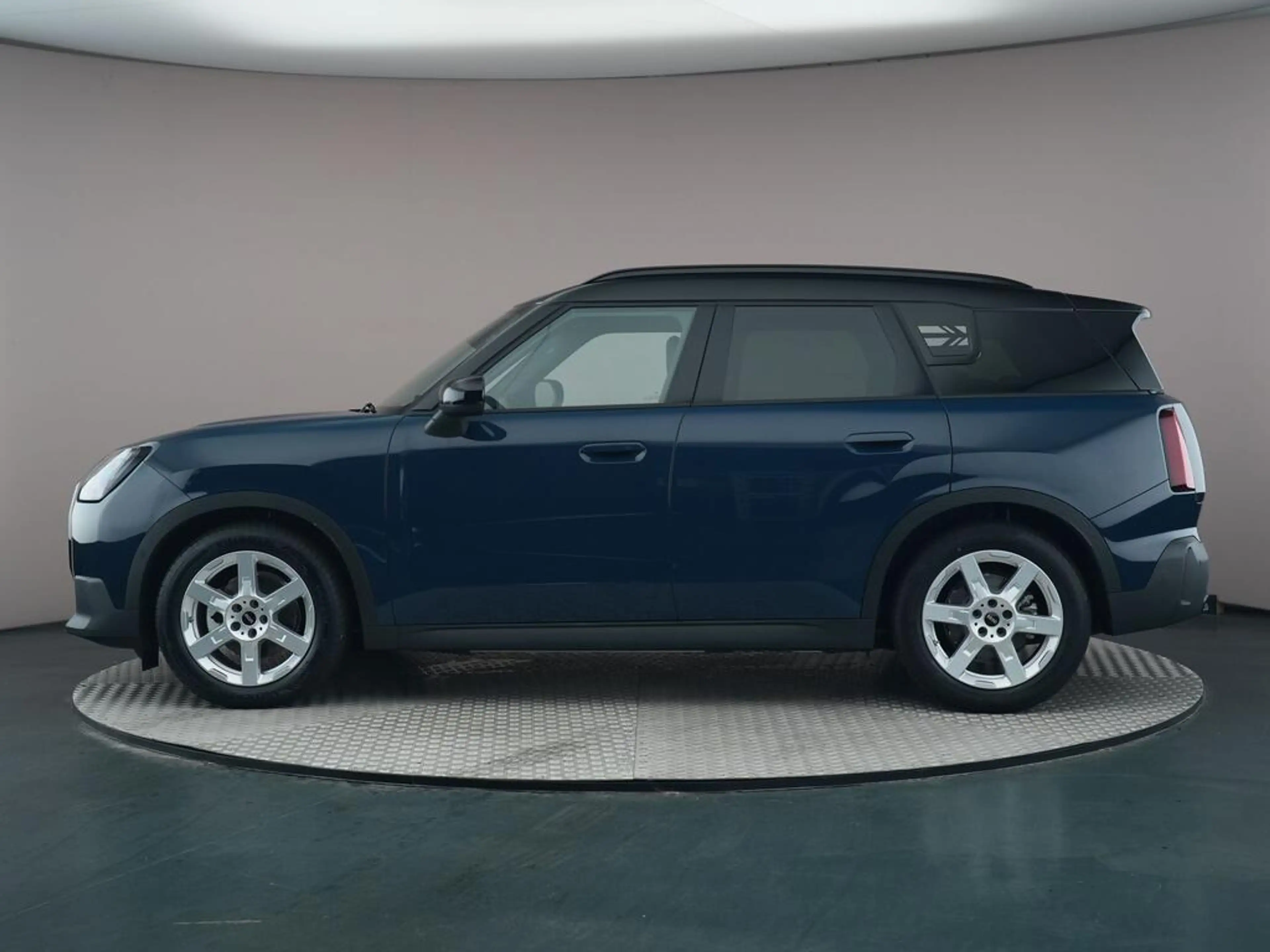 MINI Countryman E Classic S 66.5 kWh — photo 8