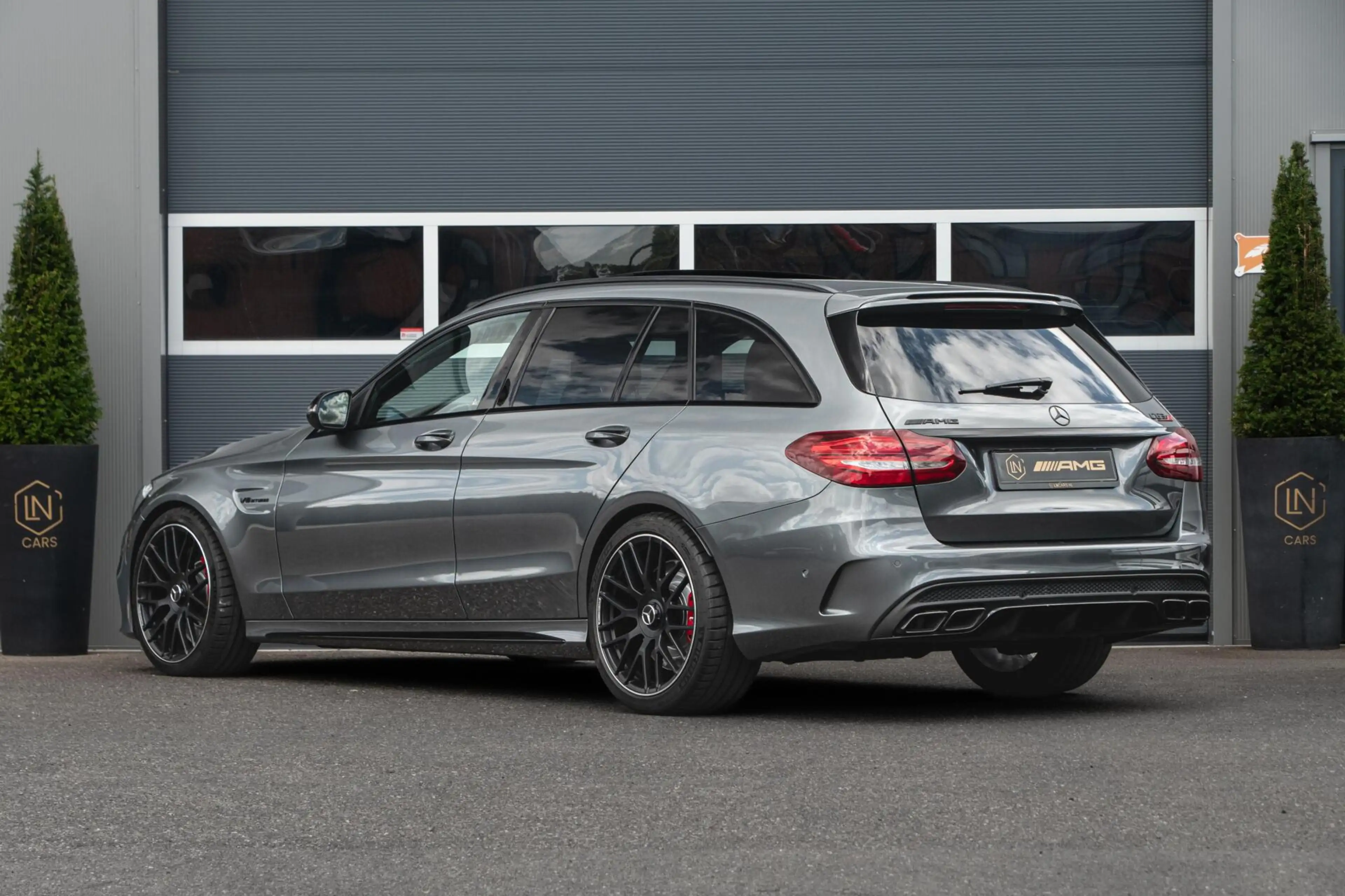 Mercedes-Benz C 63 AMG Estate S | Pano | HU| DAB | Camera — photo 7