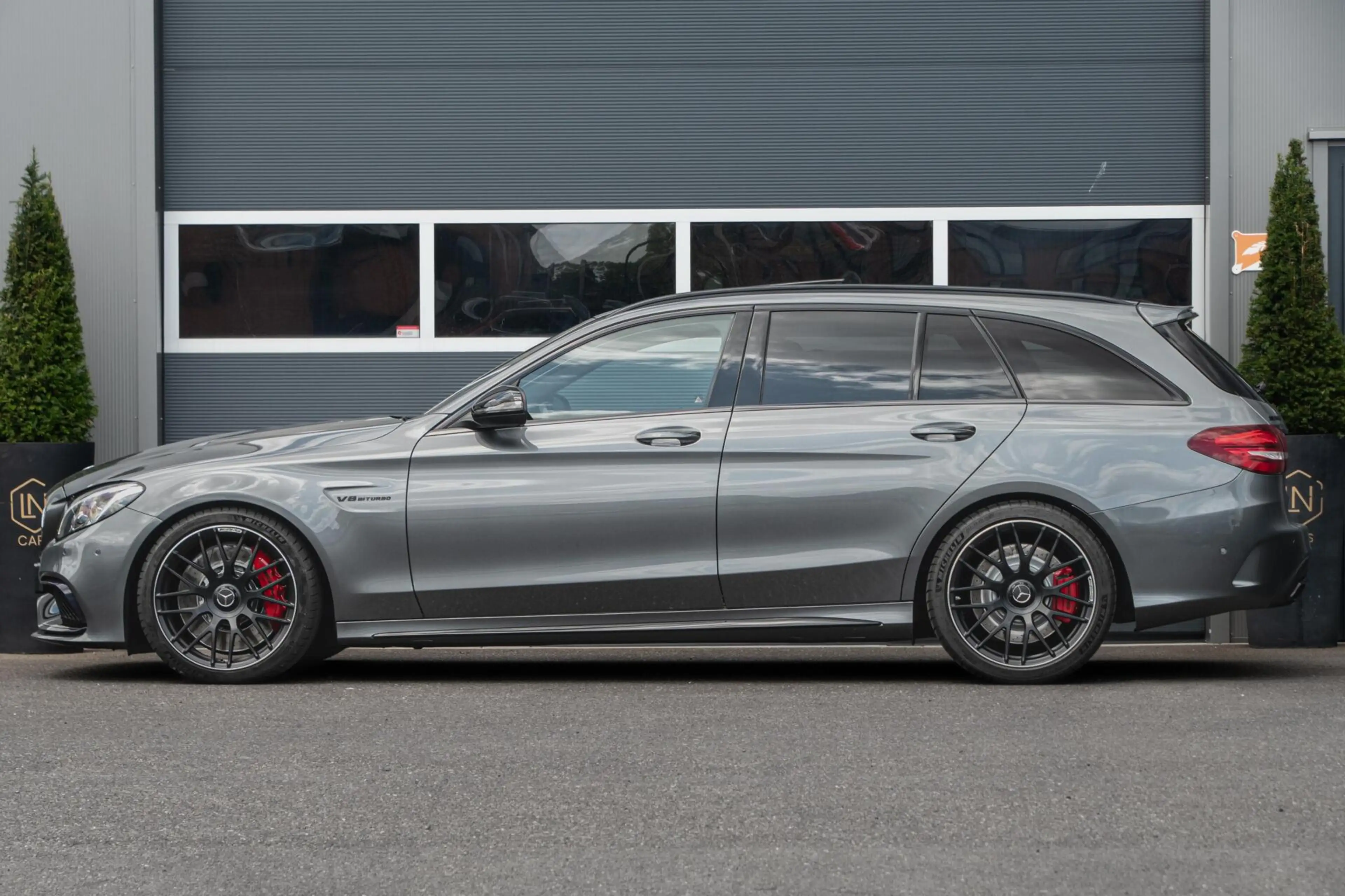 Mercedes-Benz C 63 AMG Estate S | Pano | HU| DAB | Camera — photo 11