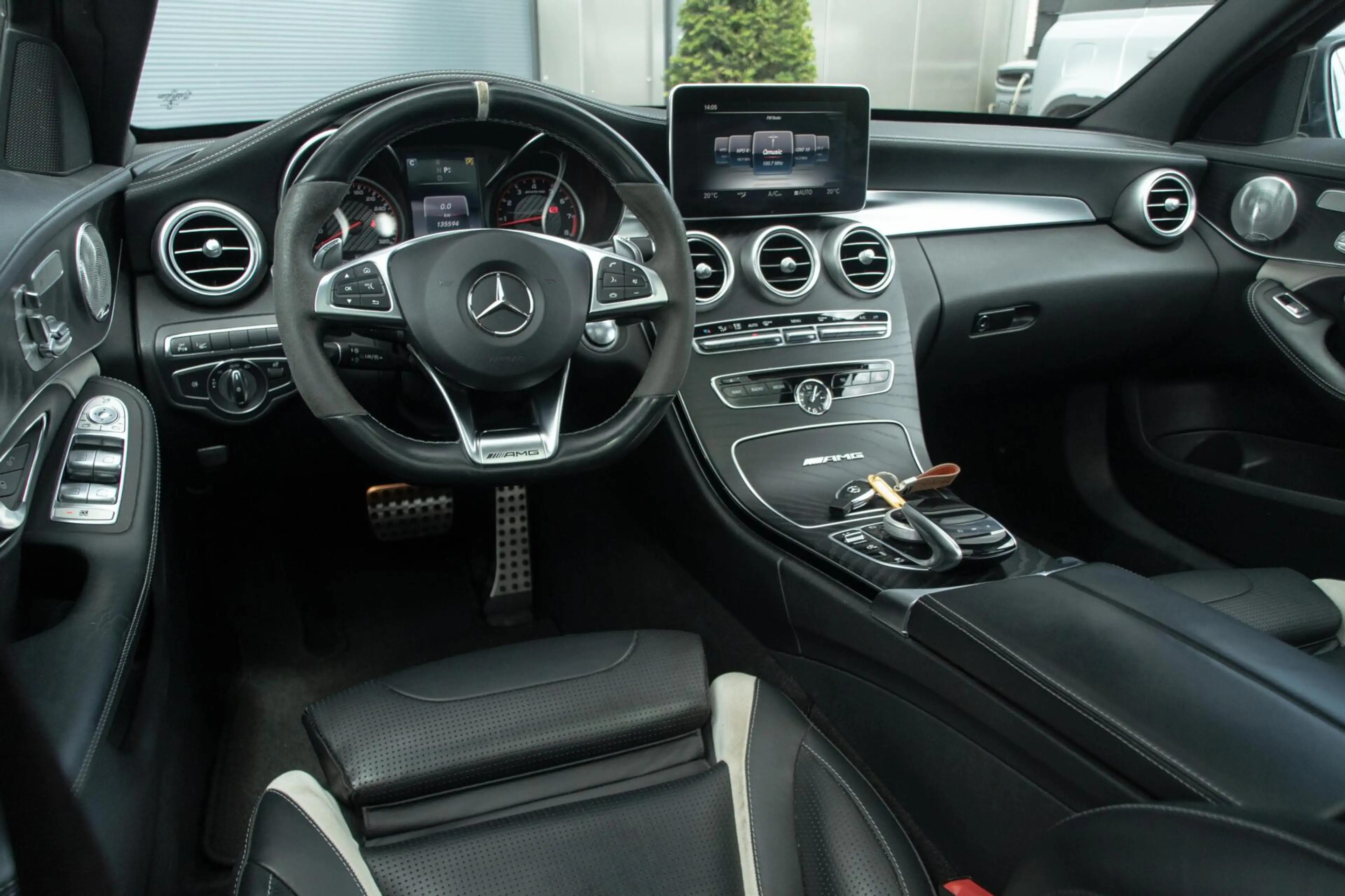 Mercedes-Benz C 63 AMG Estate S | Pano | HU| DAB | Camera — photo 14
