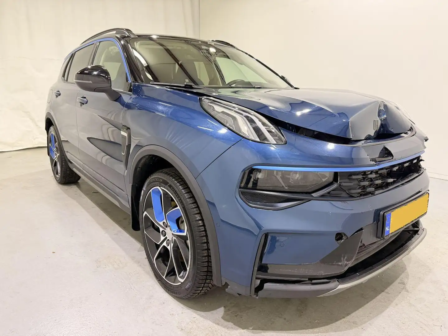 Lynk & Co 01 1.5 Plug-in Hybrid Pano/Apple Blauw - 1