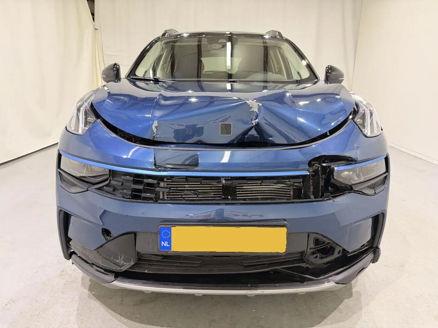 Lynk & Co 01 1.5 Plug-in Hybrid Pano/Apple Blauw - 2