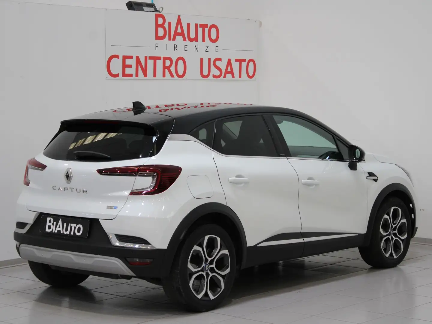 Renault Captur Captur Plug-in Hybrid E-Tech 160 CV Intens Wit - 2