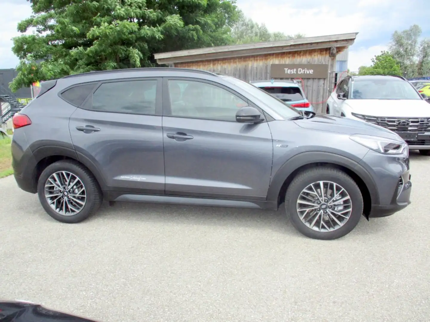 Hyundai TUCSON N-Line Plus 2,0 CRDi 4WD AT t0b75o Grau - 2