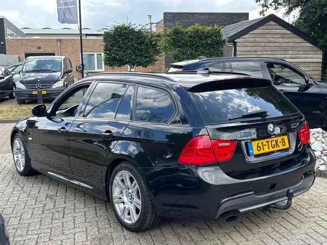 BMW 3 Series view 6