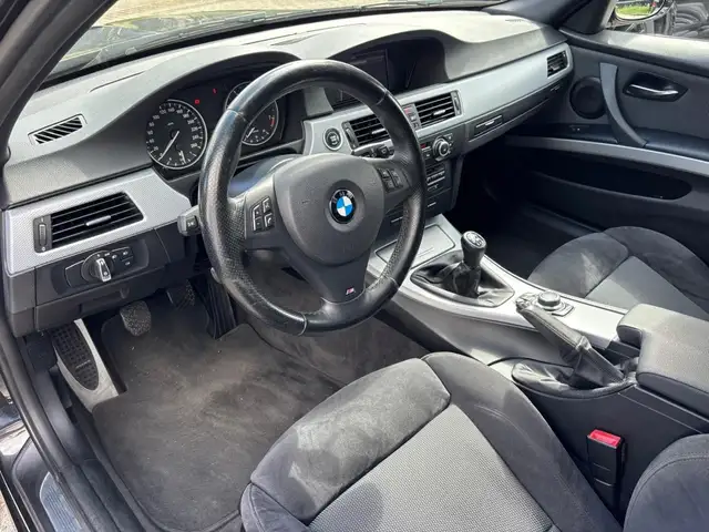 BMW 3 Series view 12