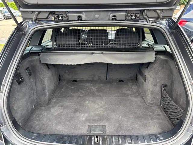 BMW 3 Series view 14