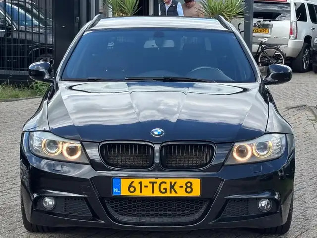 BMW 3 Series view 2