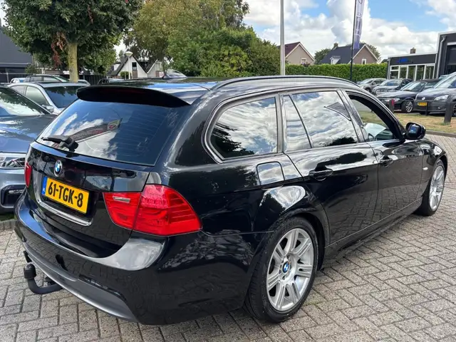 BMW 3 Series view 8