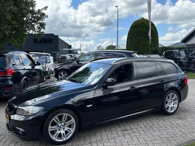BMW 3 Series view 5
