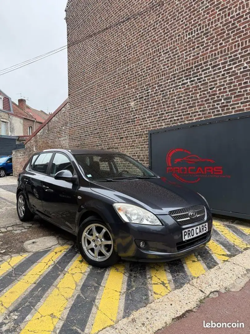 Kia Ceed / cee'd Ceed Gris - 1