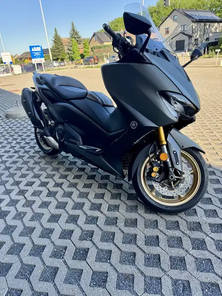 Yamaha TMAX 560 - foto 2