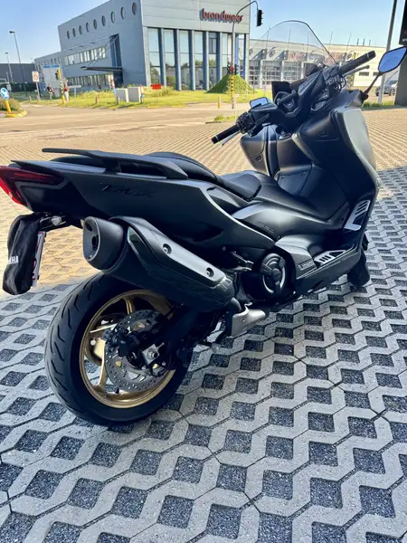 Yamaha TMAX 560 - foto 8