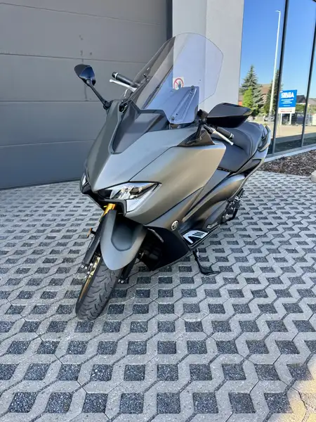 Yamaha TMAX 560