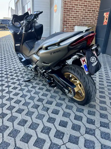 Yamaha TMAX 560 - foto 7