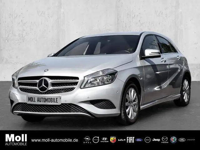 Mercedes-Benz A 180 BlueEfficiency Navi SHZ Parklenkass. Notbremsass.