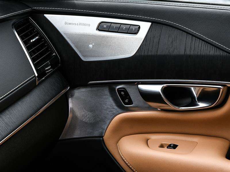 2021 Volvo XC90 thumb 17