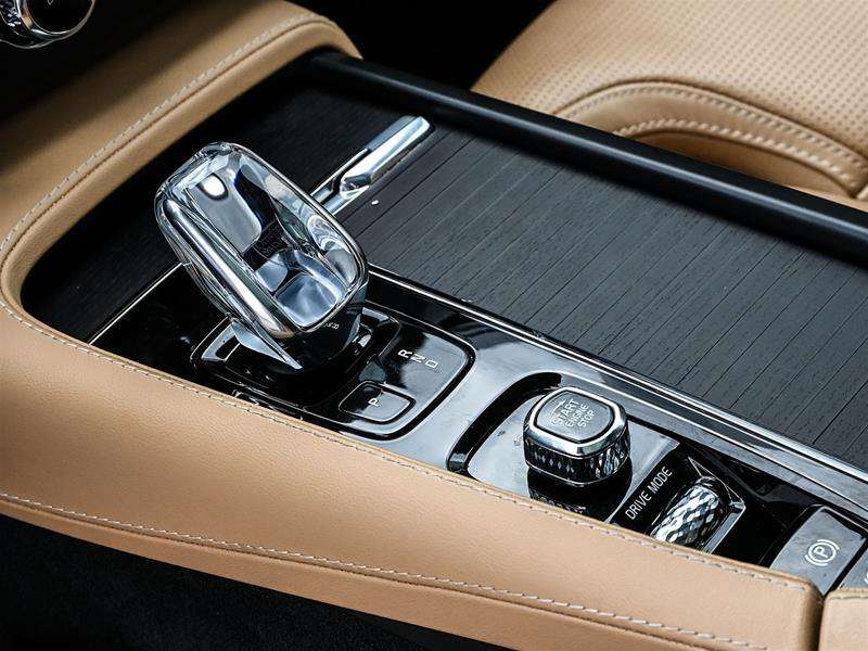 2021 Volvo XC90 thumb 12