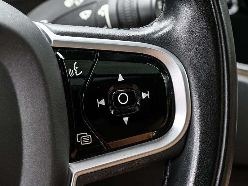 2021 Volvo XC90 thumb 19