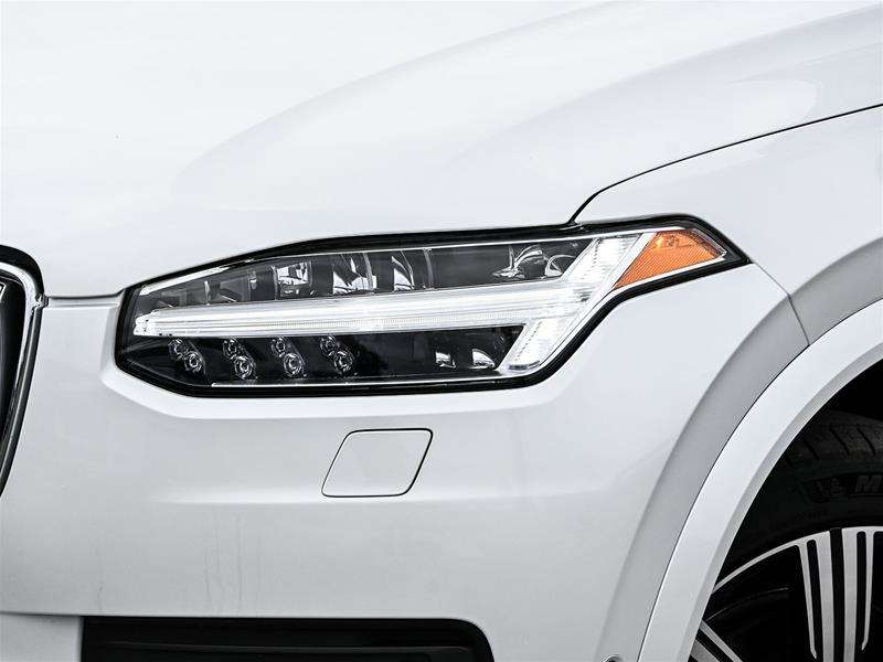 2021 Volvo XC90 alt 2