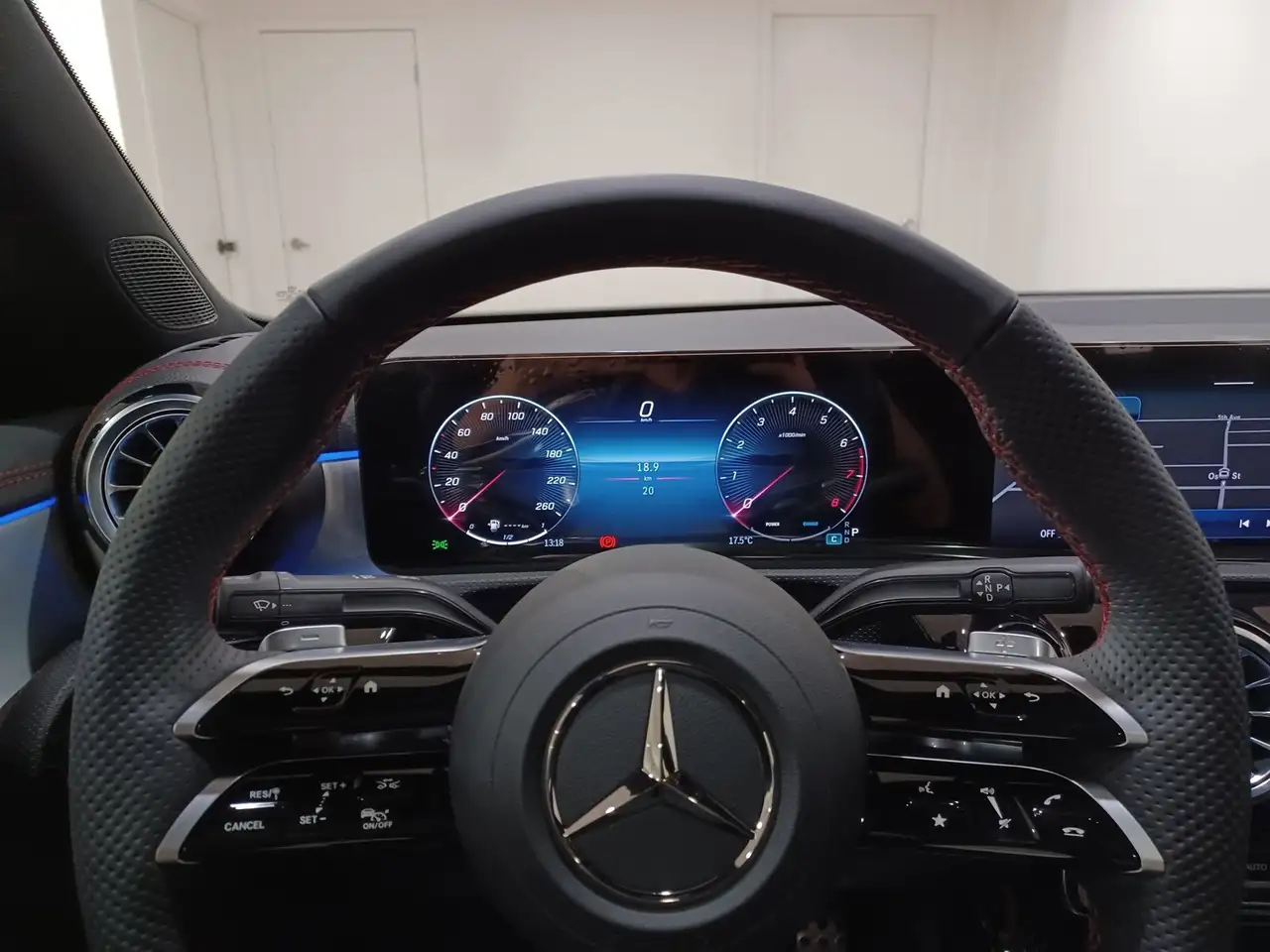 Mercedes-Benz CLA снимка Mercedes-Benz CLA