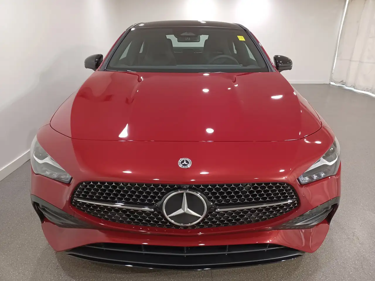 Mercedes-Benz CLA снимка Mercedes-Benz CLA