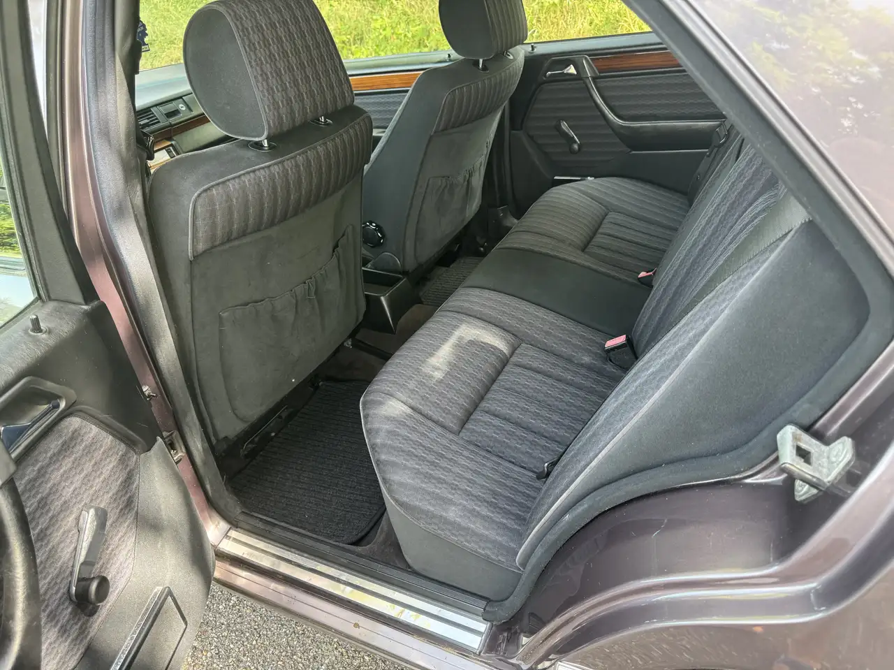 Mercedes-Benz E 260 H-Kehnzeihen, foto 11