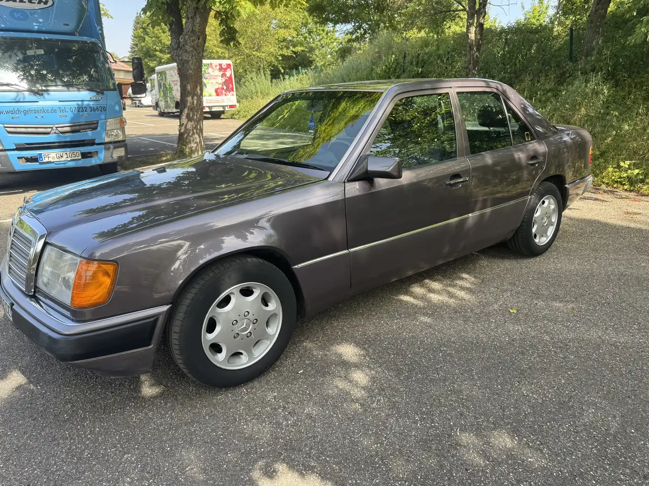 Mercedes-Benz E 260 H-Kehnzeihen, foto 1