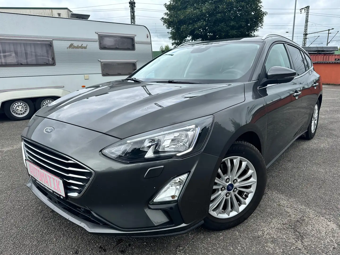 Ford Focus 1.5 EcoBlue Titanium Aut.NAVI, el. Heckklappe, AHK Grau - 1