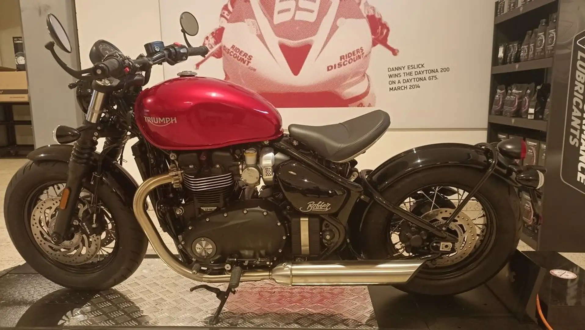 Triumph Bonneville Bobber Weihnachtsrabatt sichern!! crvena - 2