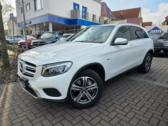 Mercedes-Benz GLC 350 e 4Matic/PANO/AHK/LED/