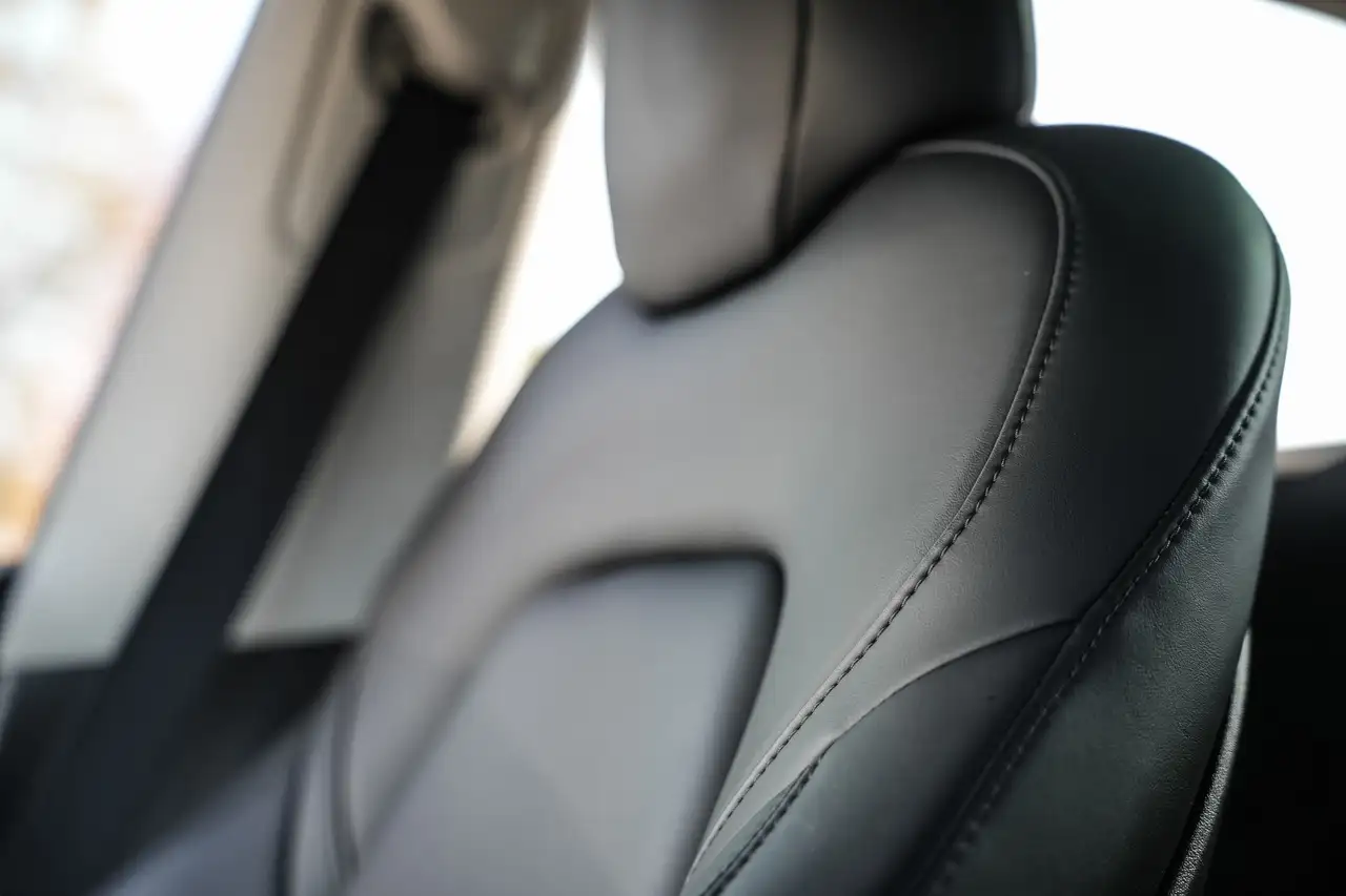 Tesla Model 3 снимка Tesla Model 3