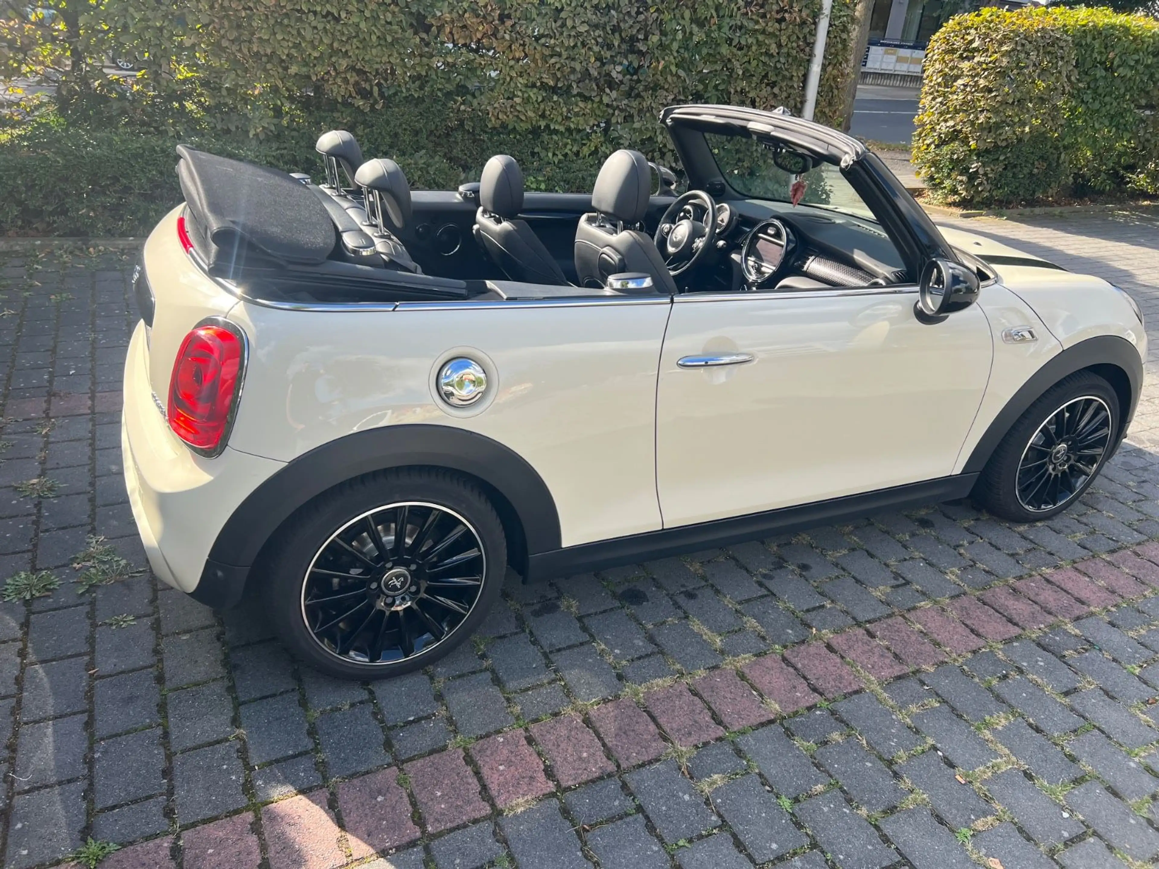 MINI Cooper S Cabrio Cooper S~Harman-Kardon, — photo 6