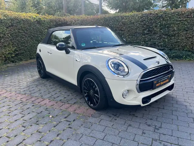 MINI Cooper S Cabrio Cooper S~Harman-Kardon,