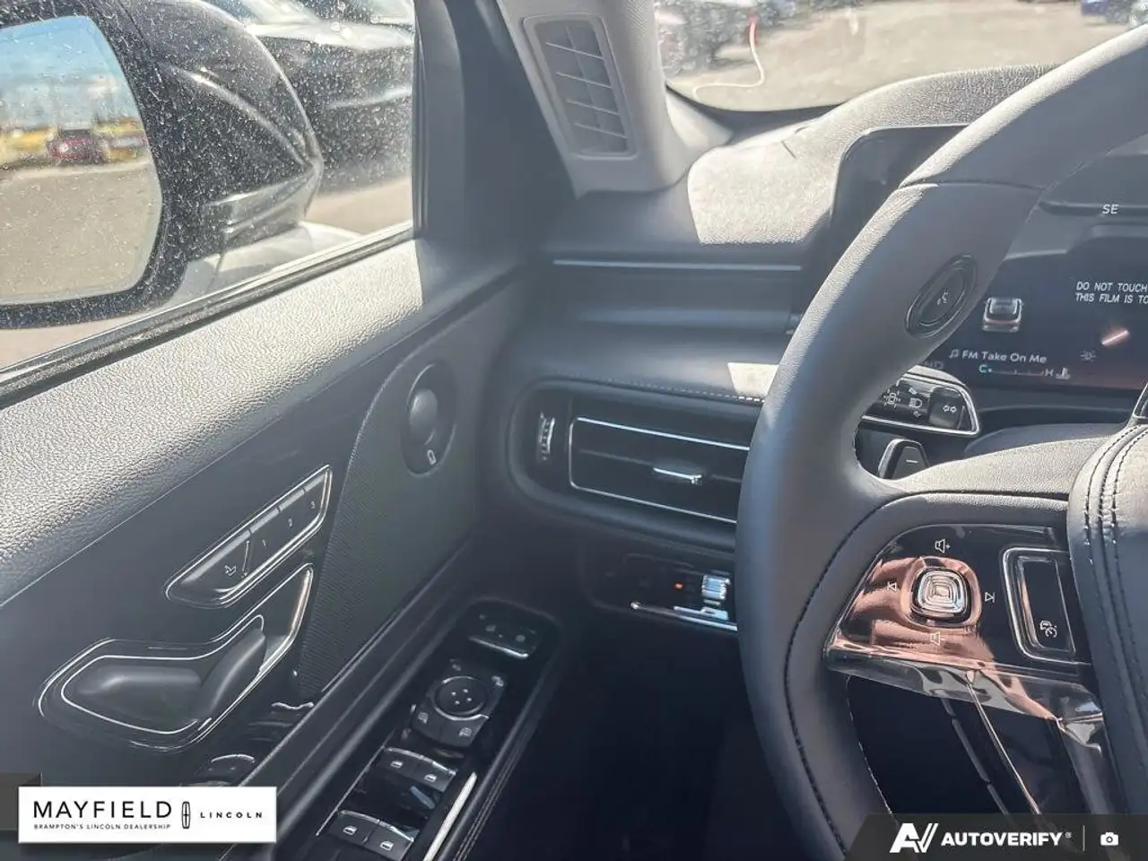 Lincoln Aviator снимка Lincoln Aviator