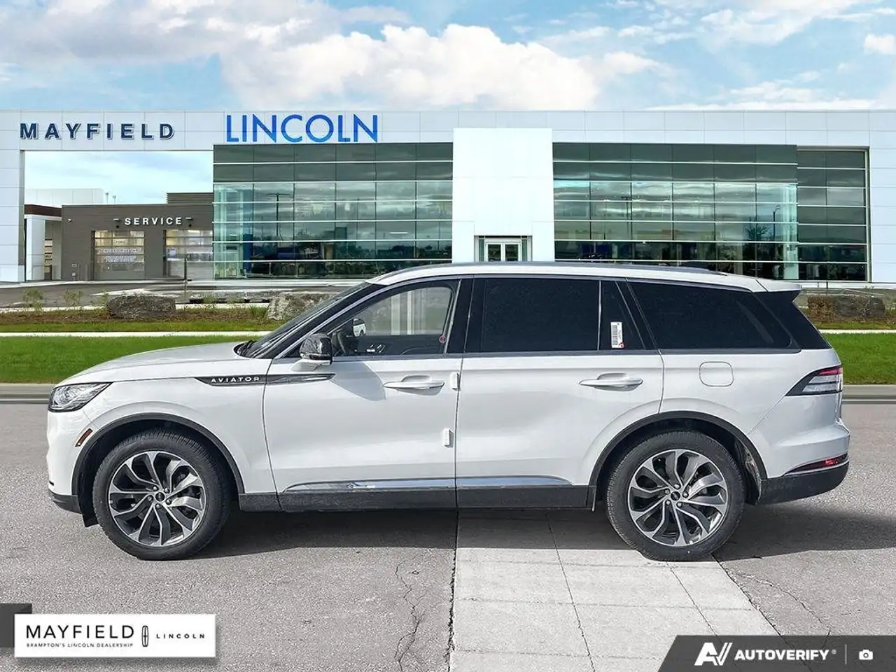 Lincoln Aviator снимка Lincoln Aviator