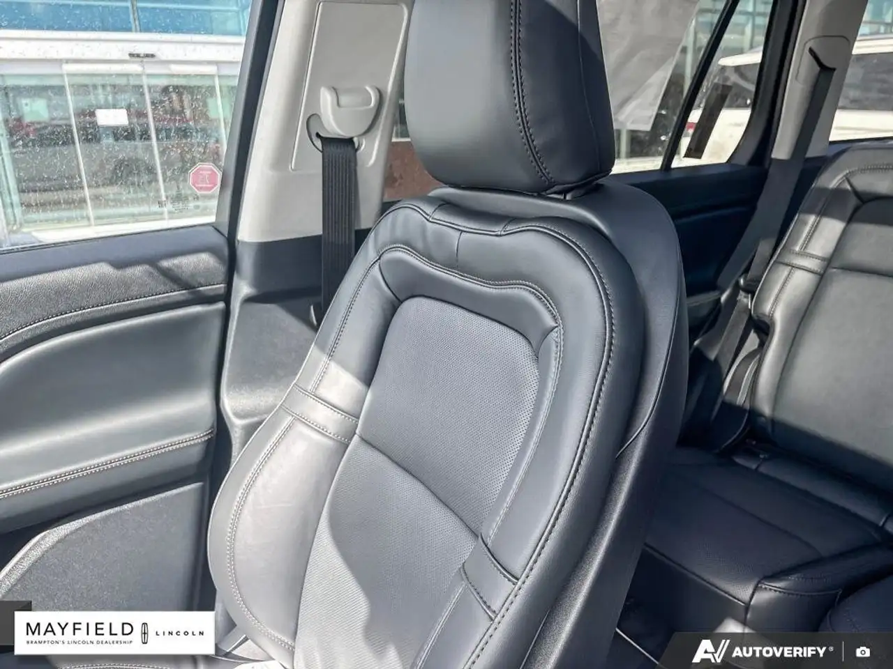Lincoln Aviator снимка Lincoln Aviator