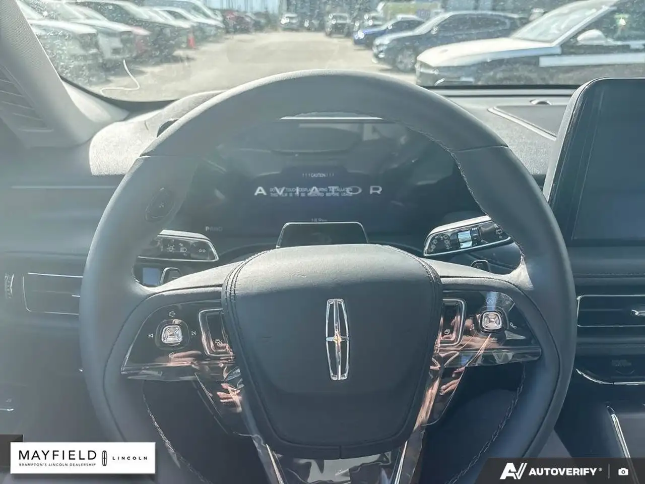 Lincoln Aviator снимка Lincoln Aviator