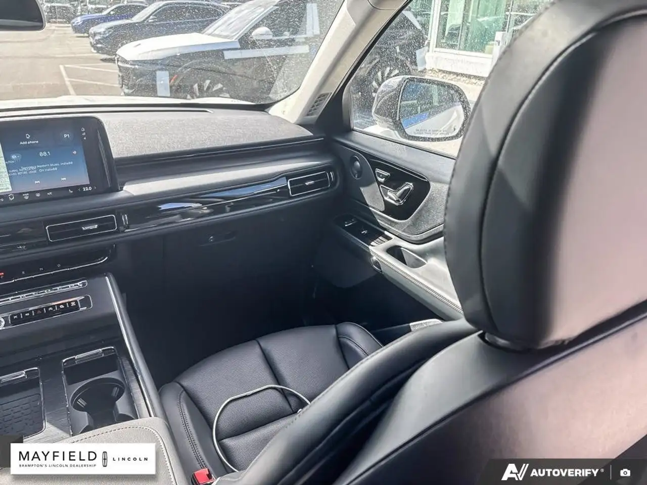 Lincoln Aviator снимка Lincoln Aviator