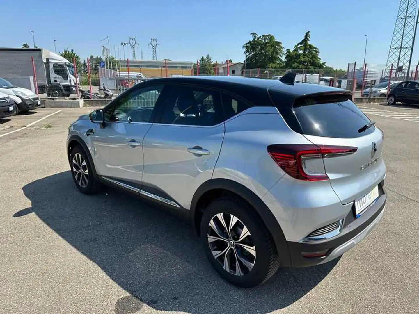 Renault Captur 1.0 TCe 90 CV Techno Argento - 2