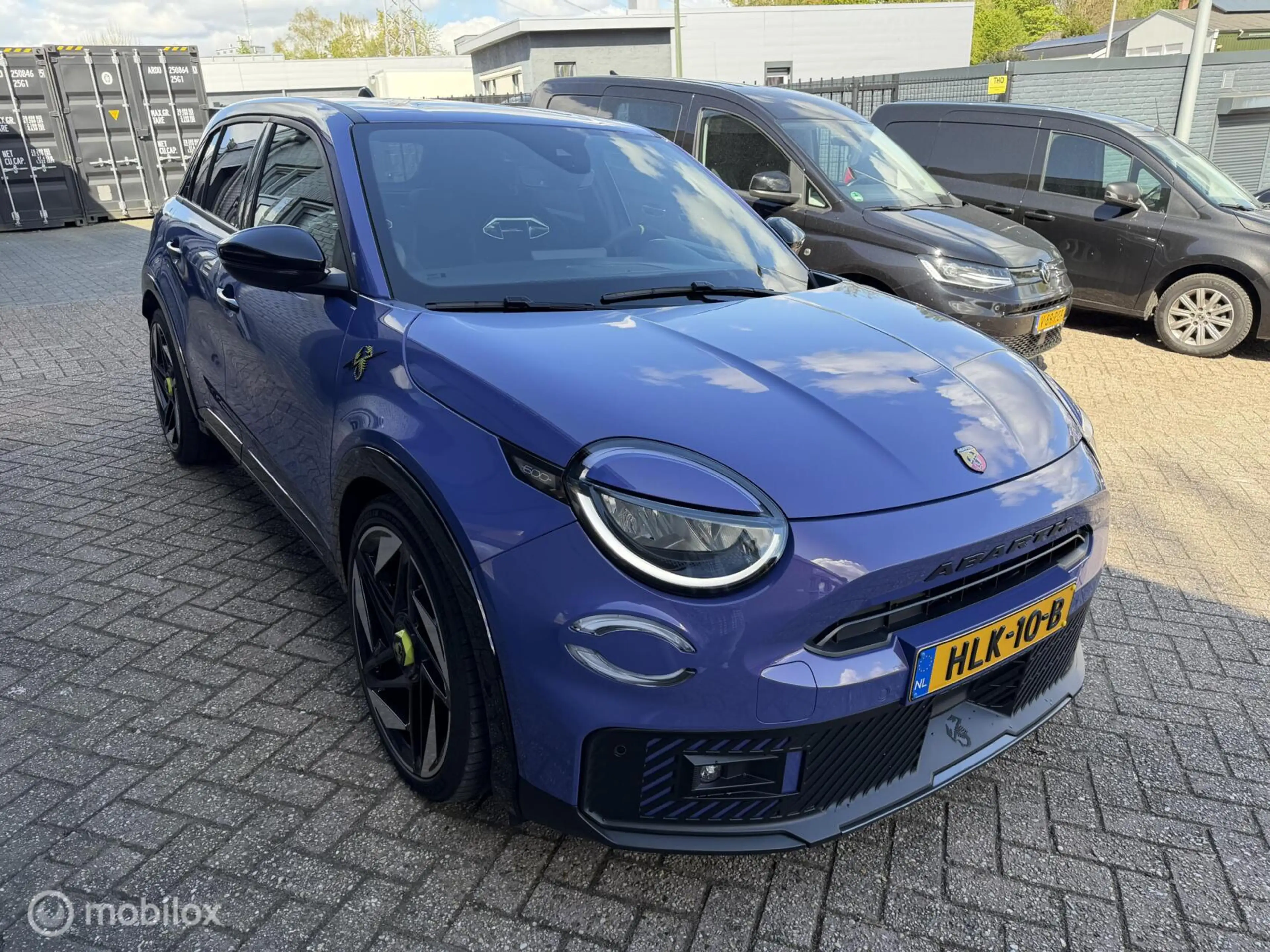 Fiat 600e Abarth Scorpionissima 54 kWh 20" Sabelt Navi — photo 6