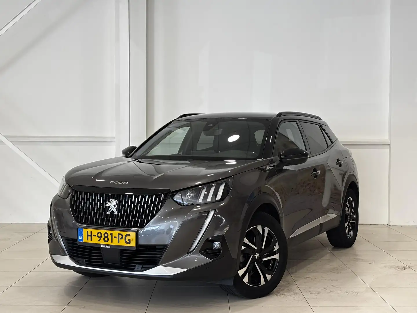 Peugeot 2008 1.2 PureTech GT-Line | Automaat | Trekhaak | Hoge Grigio - 1