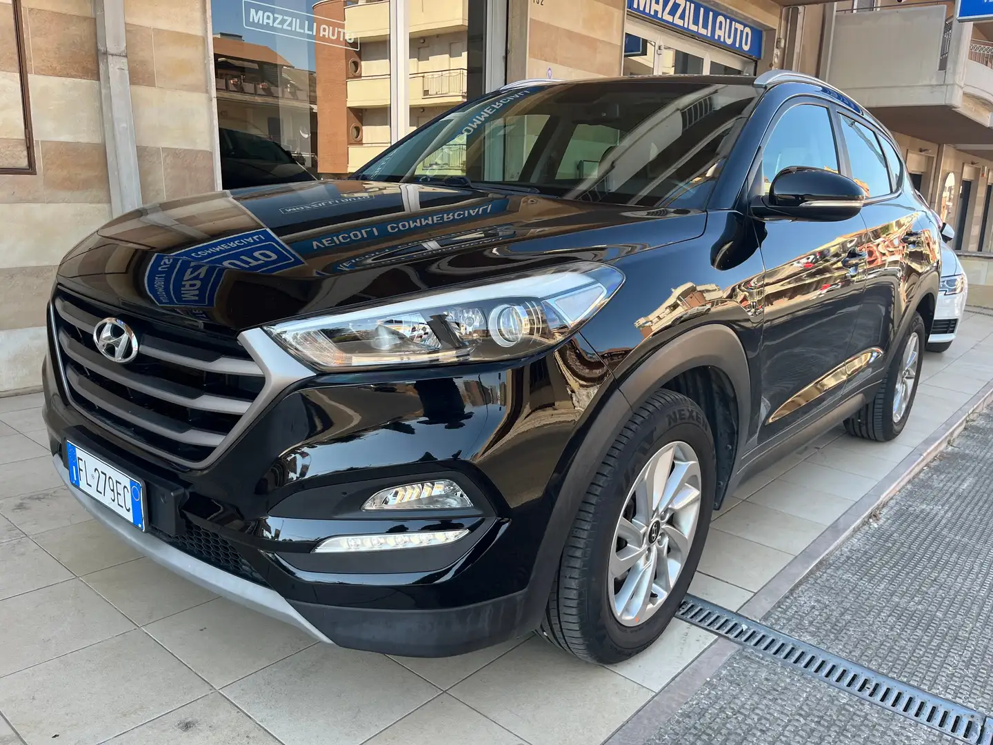 Hyundai TUCSON 1.7 crdi Comfort Plus Pack 2wd 115cv Noir - 1