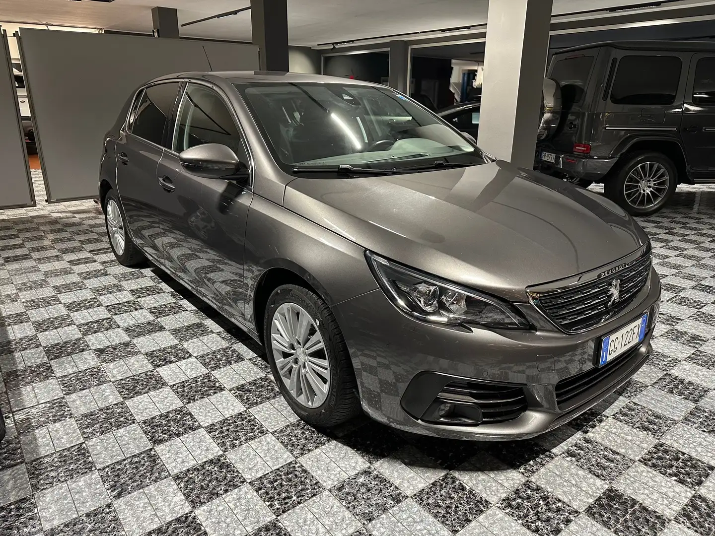 Peugeot 308 308 5p 1.2 puretech t Allure s Gris - 2