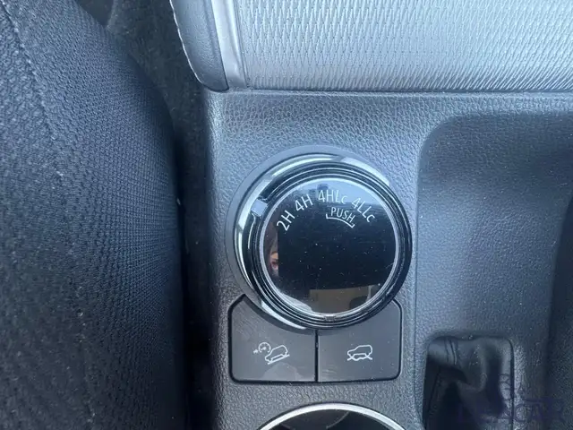 Mitsubishi L200 view 15