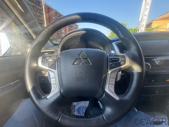Mitsubishi L200 view 13