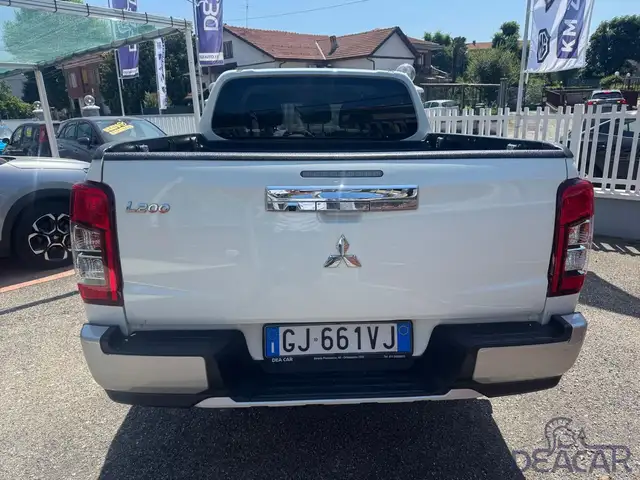 Mitsubishi L200 view 6