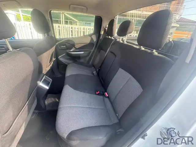 Mitsubishi L200 view 11